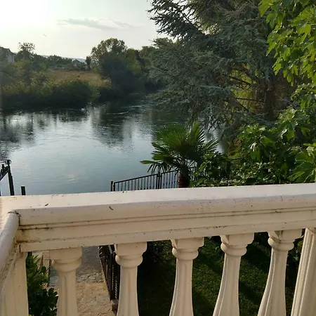 Liberte Tatil Evi *
